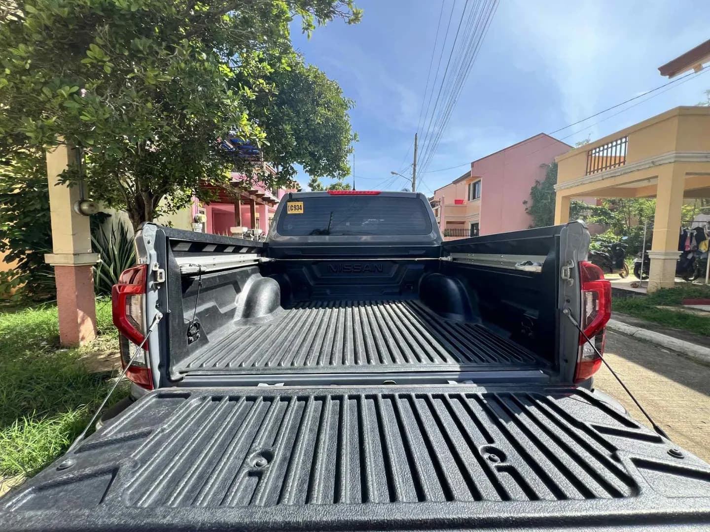 NISSAN NAVARA PRO4X 4X4 TOP OF THE LINE (2024-25-26) placeholder 2