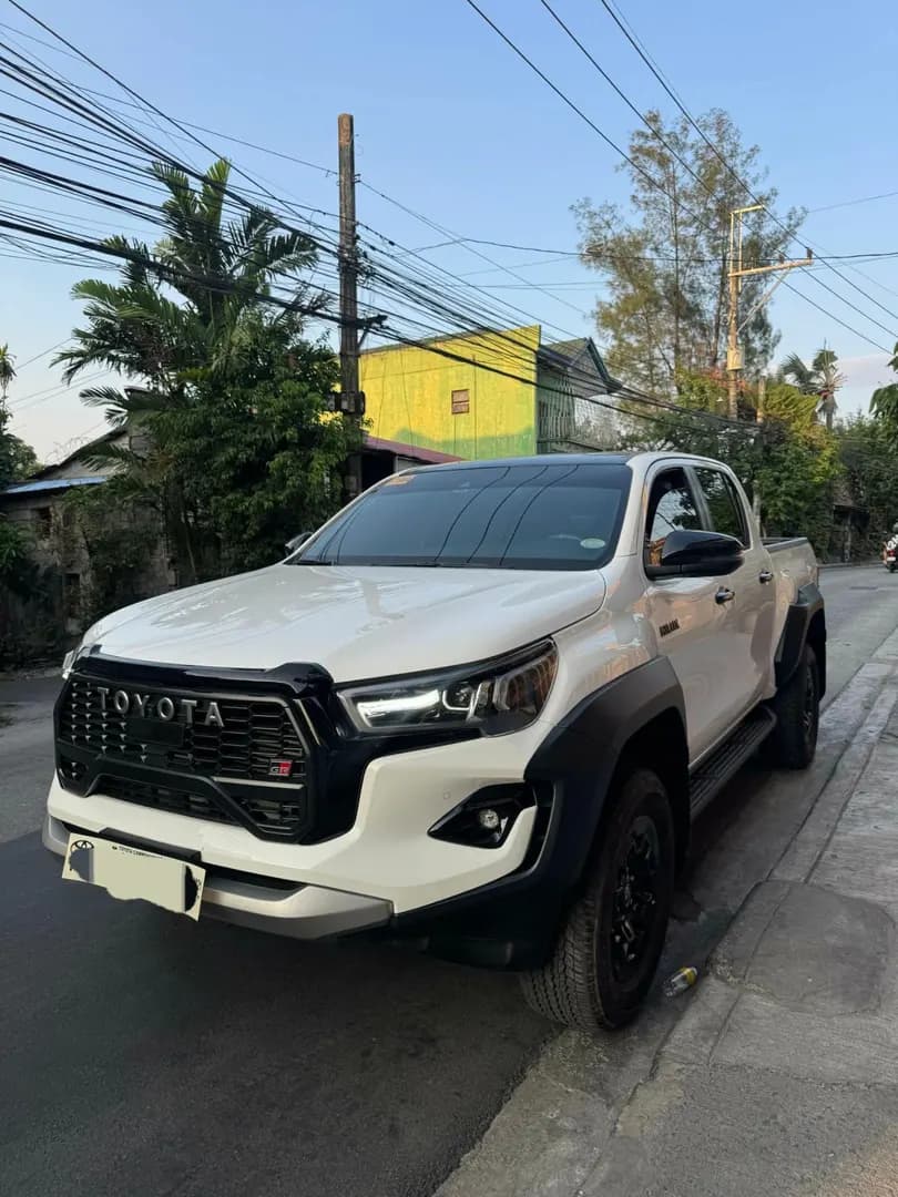 TOYOTA HILUX GRS 4X4 TOP OF THE LINE (2025) placeholder 3