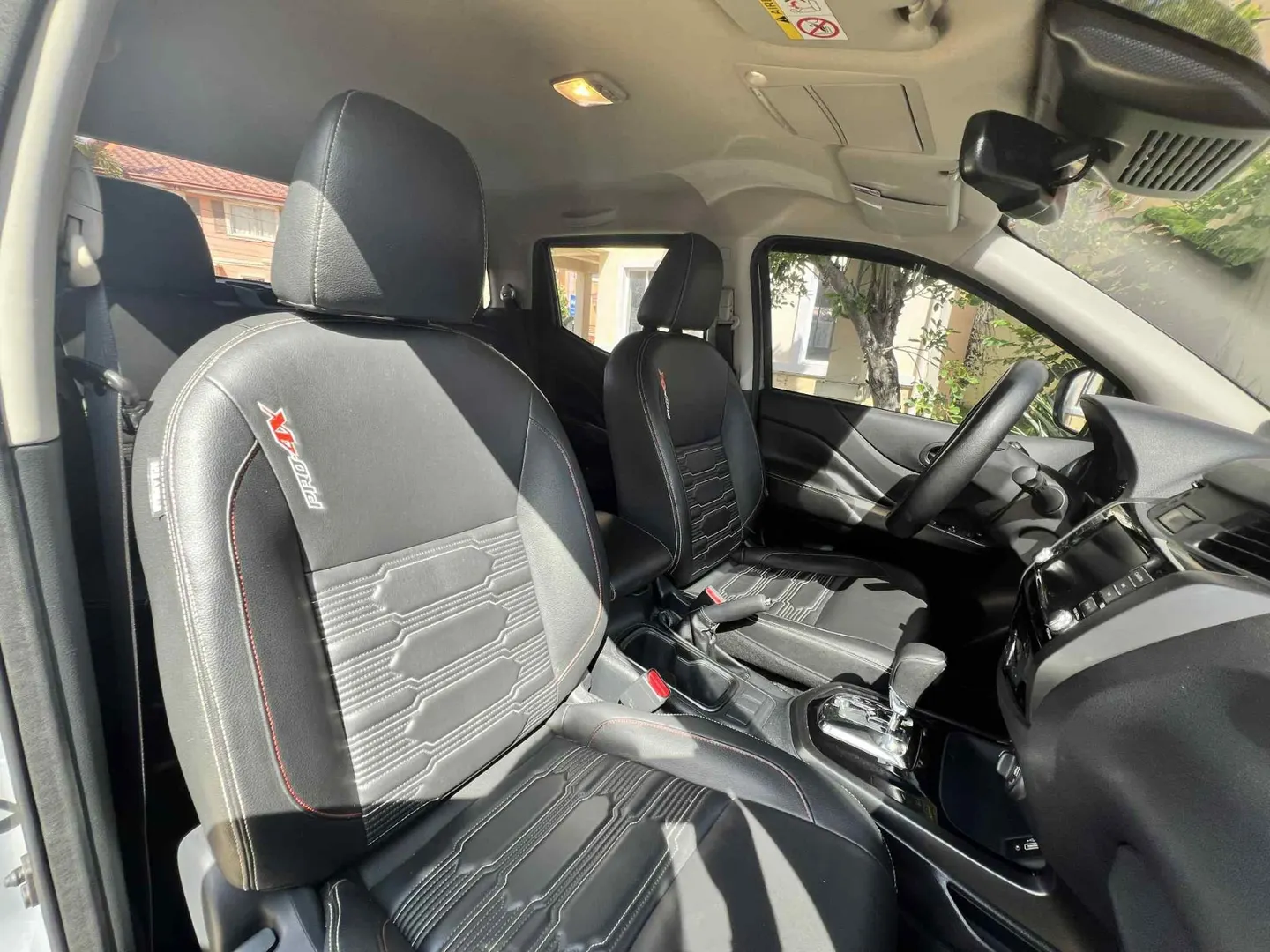 NISSAN NAVARA PRO4X 4X4 TOP OF THE LINE (2024-25-26) placeholder 3